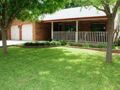 2705 N Walker Dr, Leander, TX, 78641