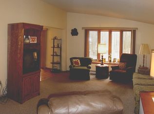 669 Pinewood Dr, Midland, MI 48640