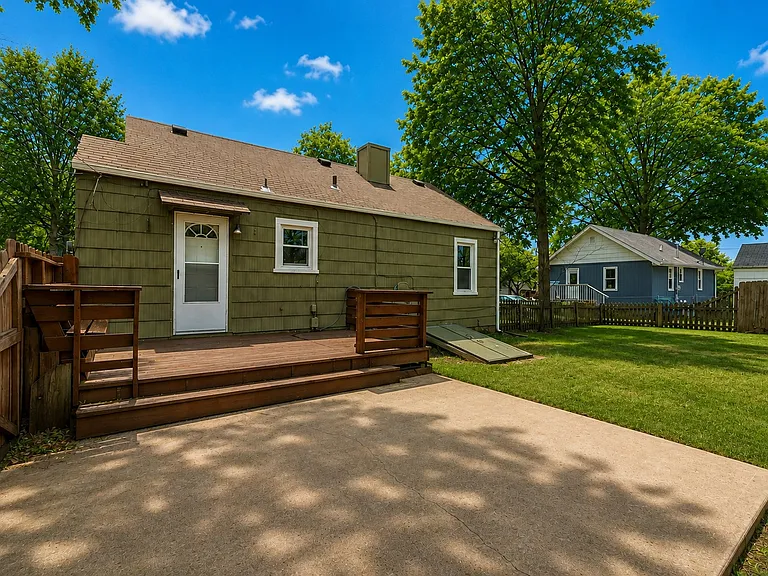 12759 Circle Dr — Photo 15