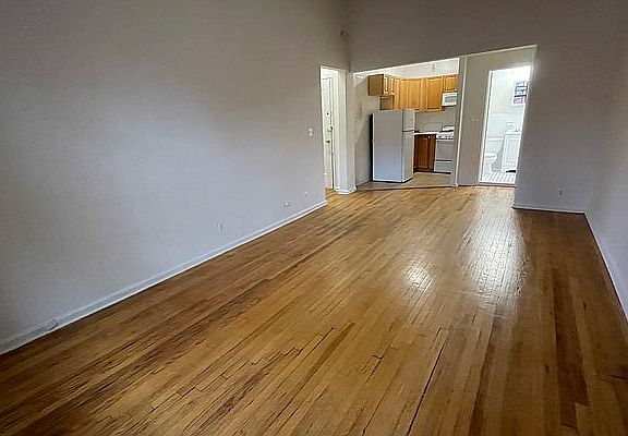 2nd image of 57 W 70th St #5RW