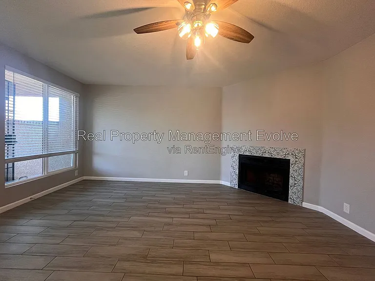 408 W Blackhawk Dr #1 — Photo 6