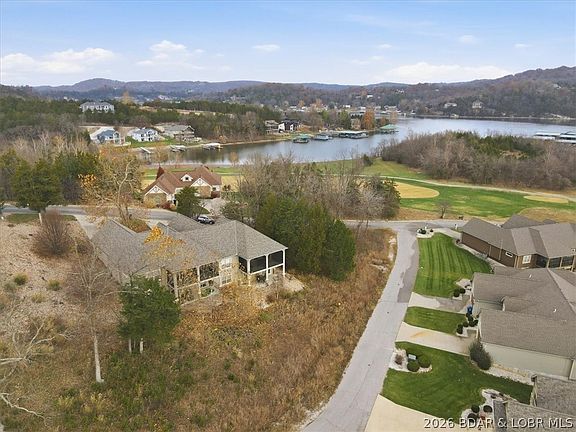 5th image of 404 Country Ridge Dr