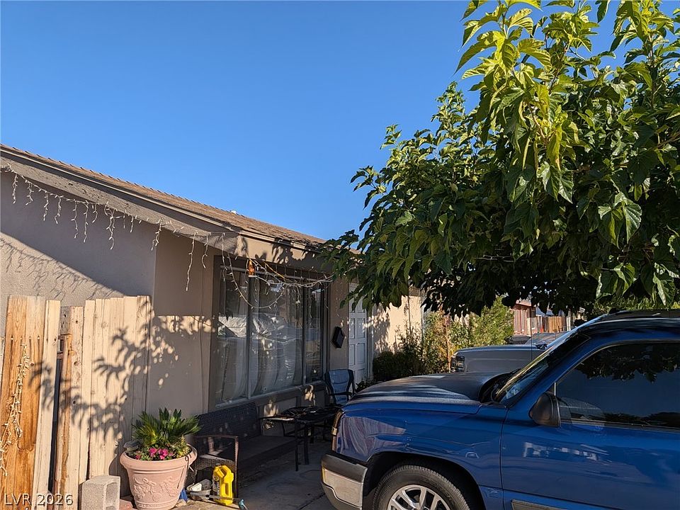 2nd image of 620 Garrison St
