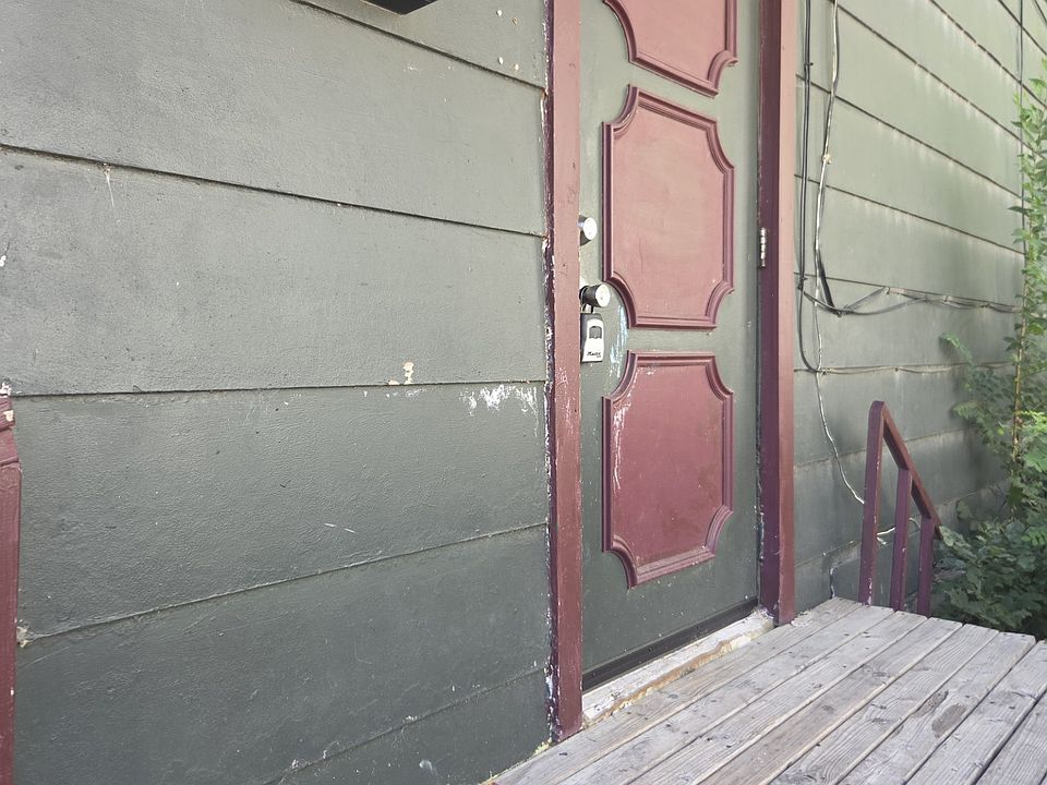 1st image of 310 S 31st St #2