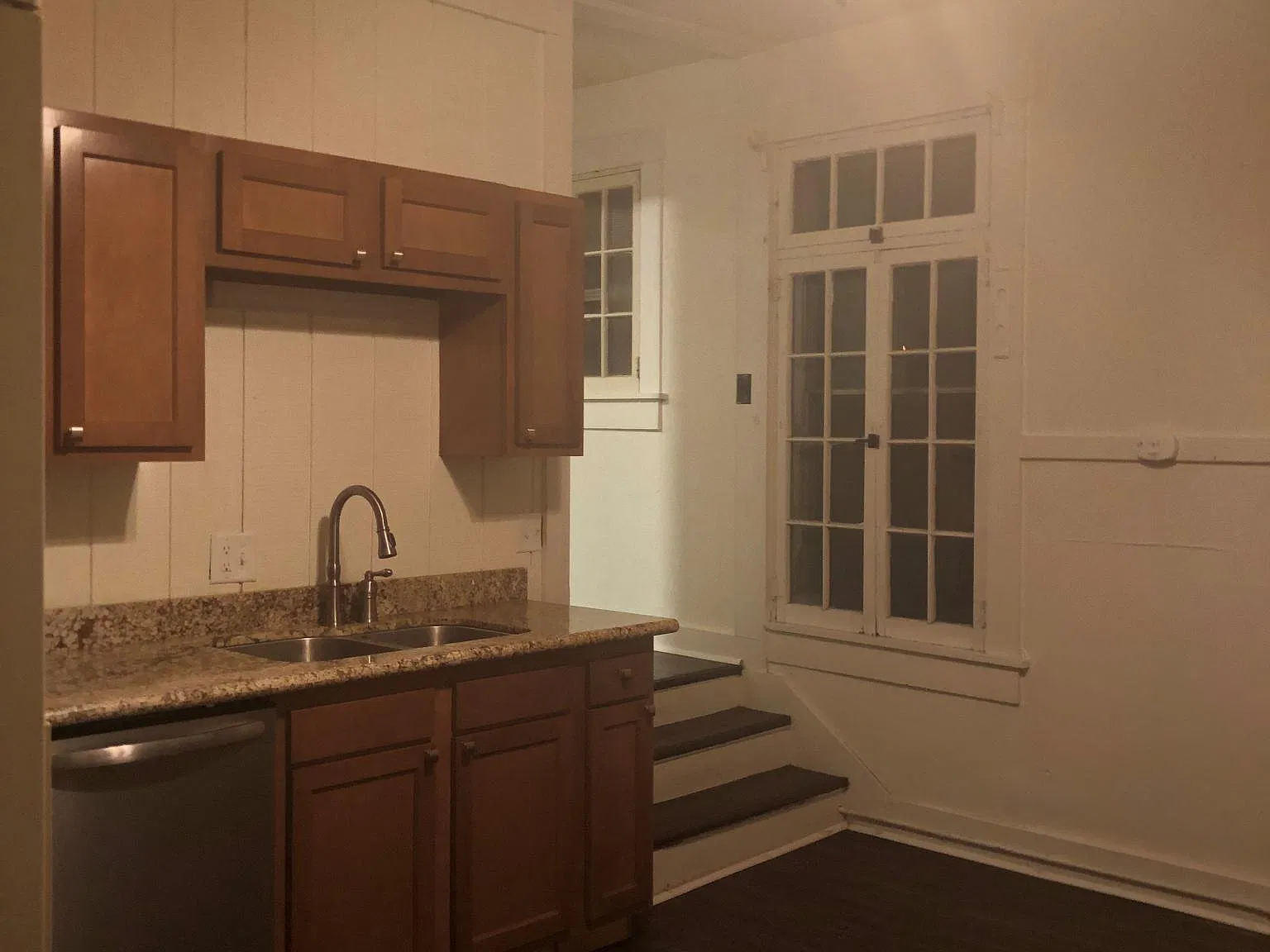 3 bed, 1000 sqft, $1,500 — Photo 2