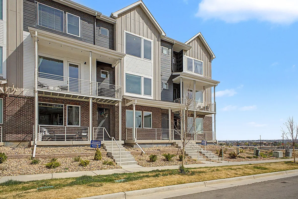 Building Photo - 689 Saddle Dr