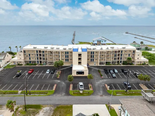 1021 S Water St #312, Rockport, TX 78382