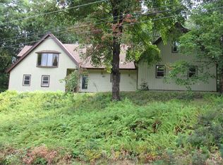 23 Gunn Rd Ext, Southampton, MA 01073