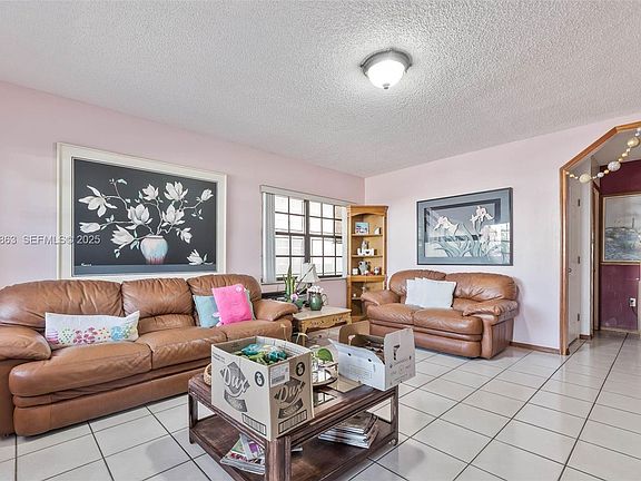 4th image of 2740 SW 23rd St