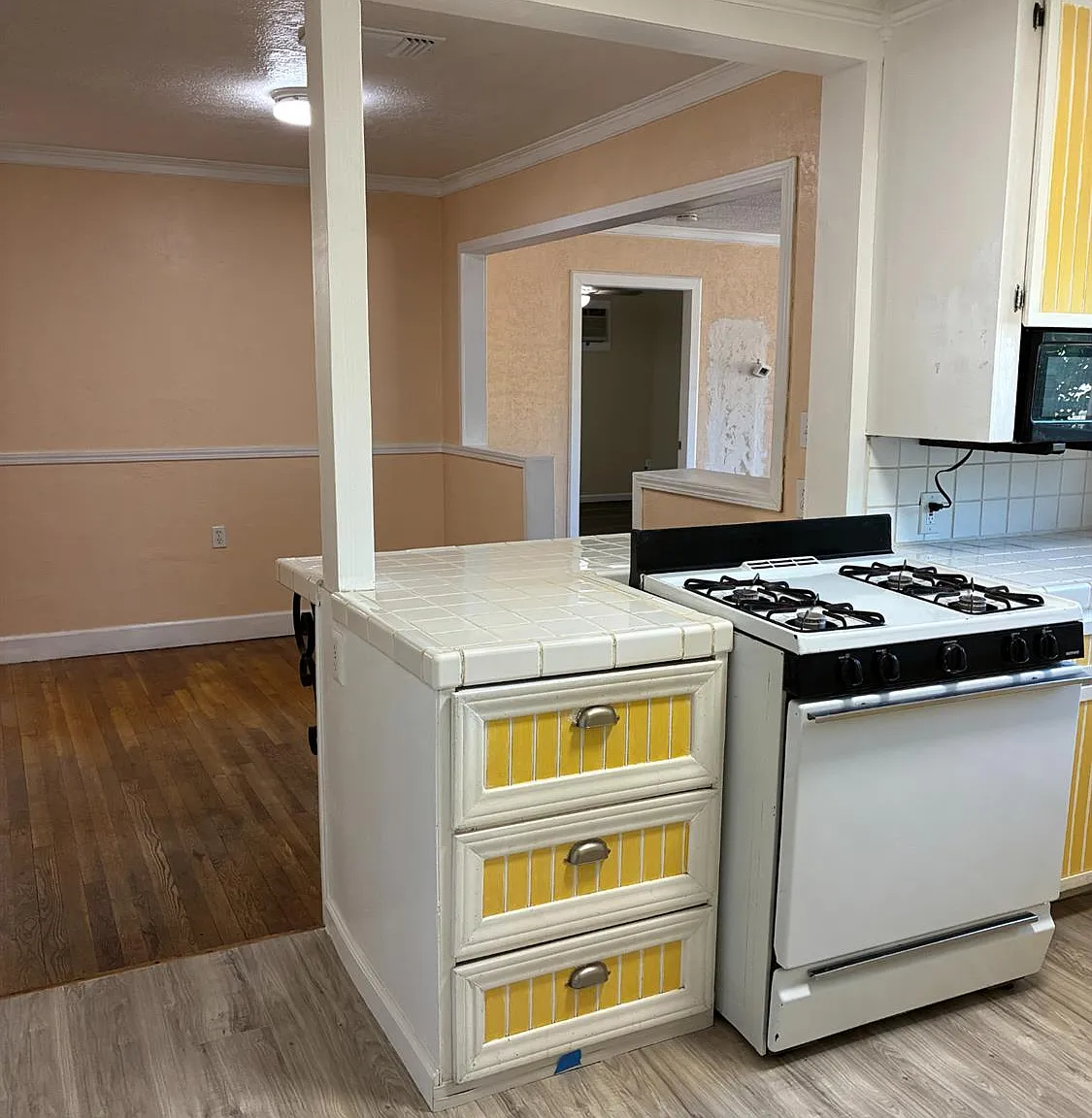 3 bed, 1622 sqft, $2,508 — Photo 4