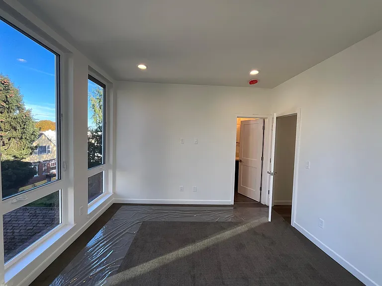 942 N 89th St #D — Photo 7