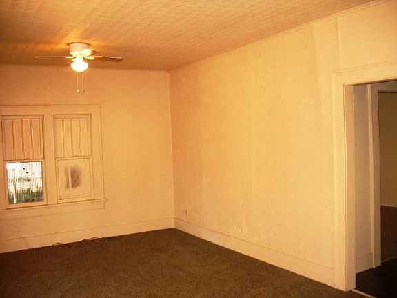 4th image of 221 N Jefferson St