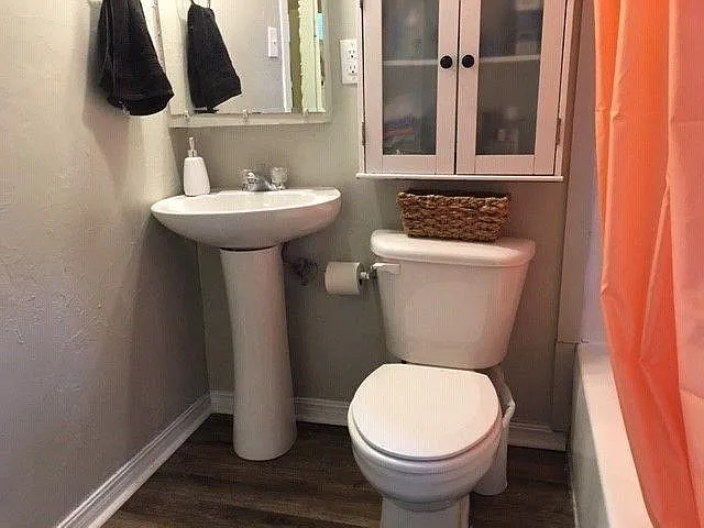 Upstairs Bath