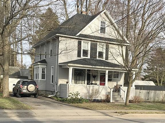 2nd image of 152 Center St