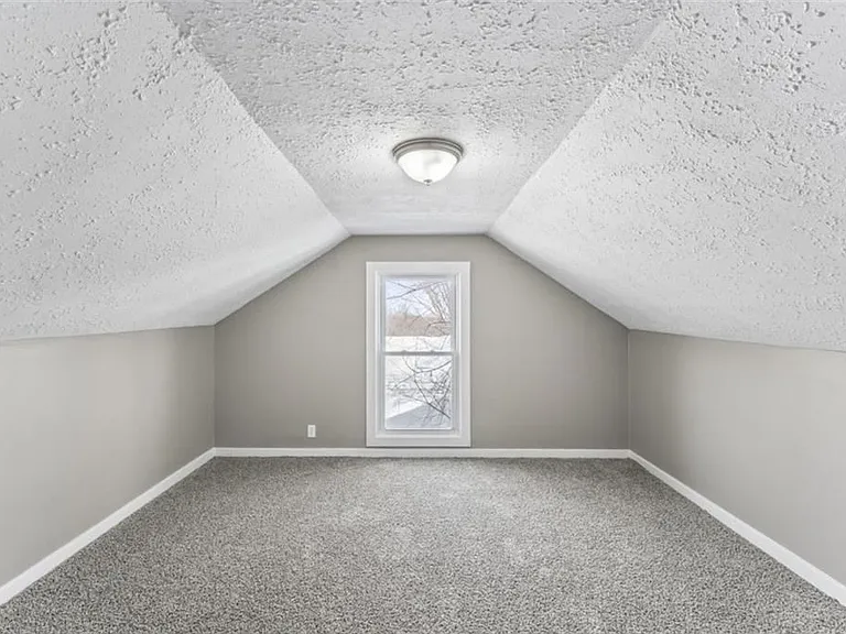 314 Grand Ave — Photo 20