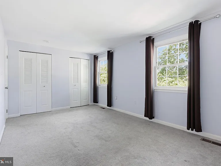 1810 Fort Pulaski Ct — Photo 18