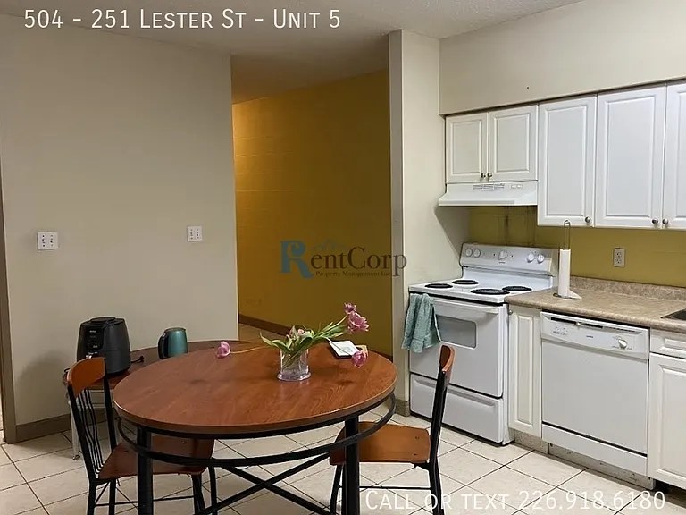 504 Lester St #5 — Photo 6