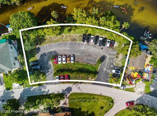 5422 Darlene St, Weeki Wachee, FL 34607