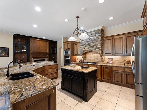3rd image of 3907 Rayford Rd