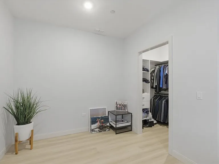 947 W Sunnyside Ave #213 — Photo 9