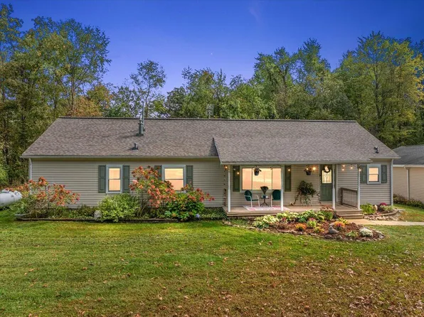 4239 Adams Rd, Stockbridge, MI 49285