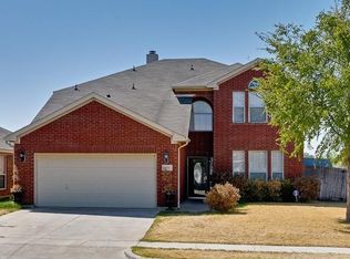 9050 Rushing River Dr, Fort Worth, TX 76118