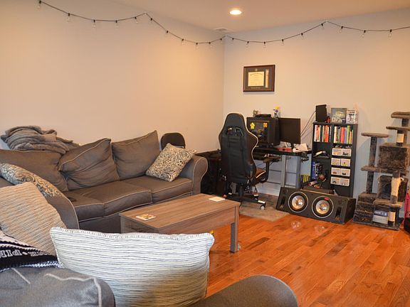 4th image of 4426 Solly Ave #C