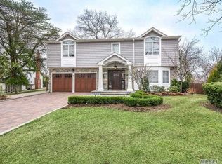 9 Majestic Ct, New Hyde Park, NY 11040