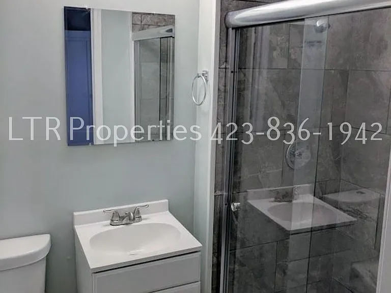 1707 E Main St — Photo 7