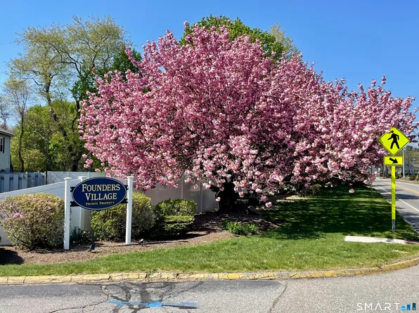 56 Founders Village #56, Clinton, CT 06413