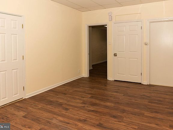4th image of 1837 S 18th St Floor 1