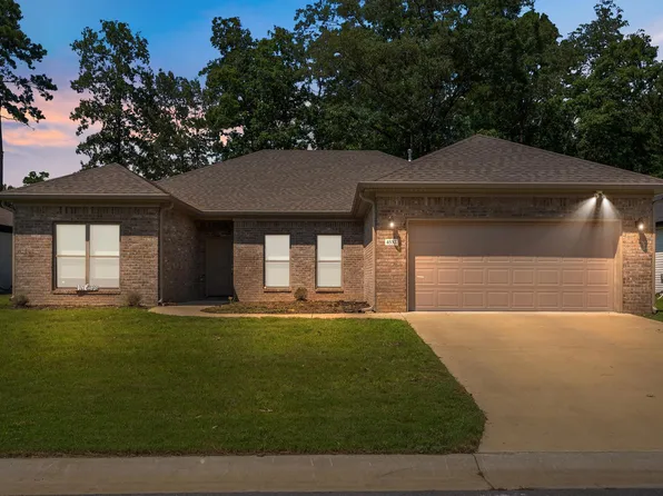4532 Western Woods Dr, Benton, AR 72015