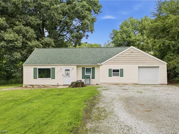 1057 Center Rd, New Franklin, OH 44216