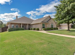 945 Royal Oak Ln, Burleson, TX 76028