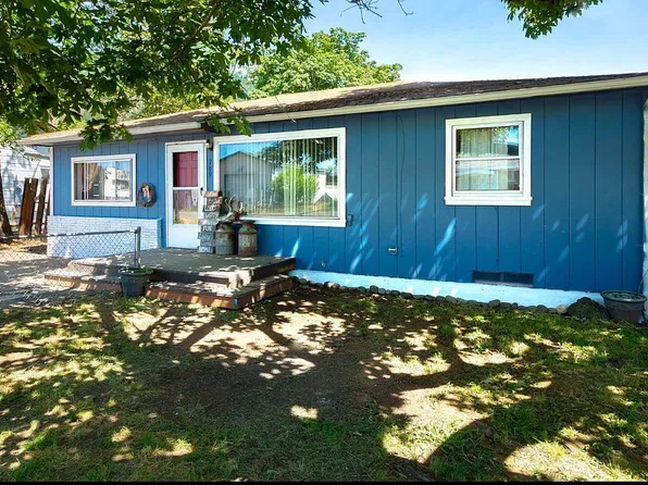 769 NE Christian St, Myrtle Creek, OR 97457