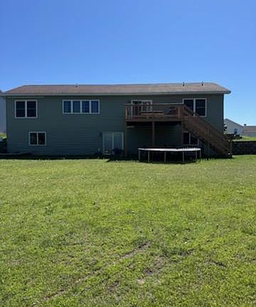 2nd image of 565 Pelican River Rd