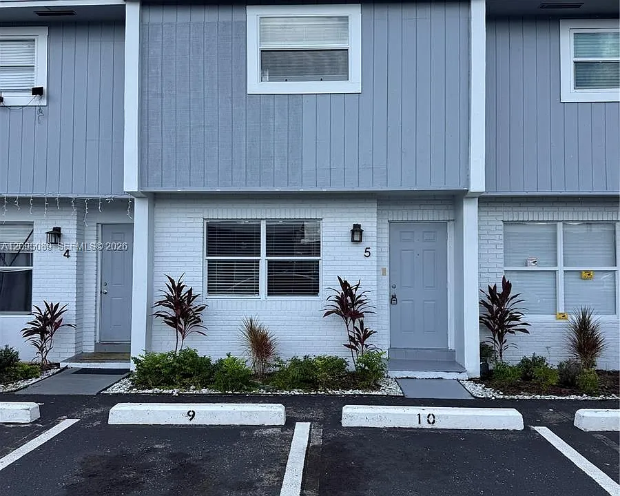 420 NE 18th Ave #5