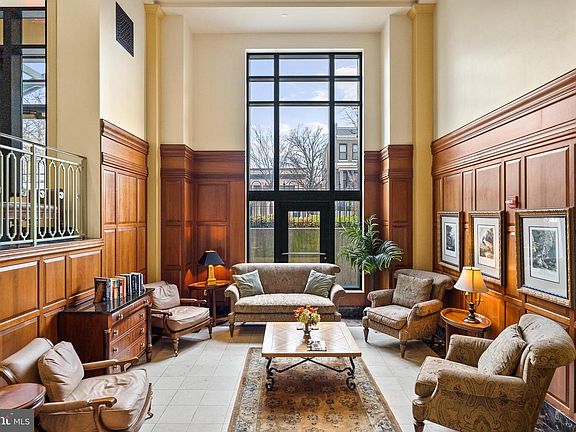 3rd image of 401 13th St NE APT 313