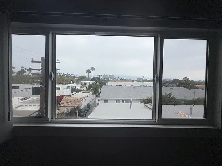 345 S Doheny Dr #304 — Photo 34