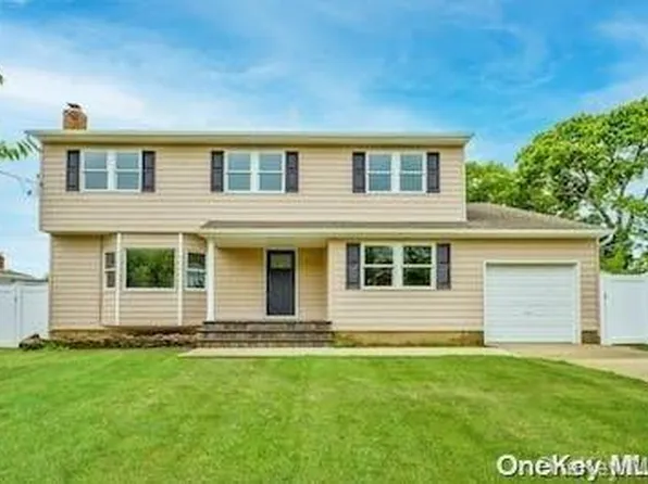 5 Sunset Road, Massapequa, NY 11758