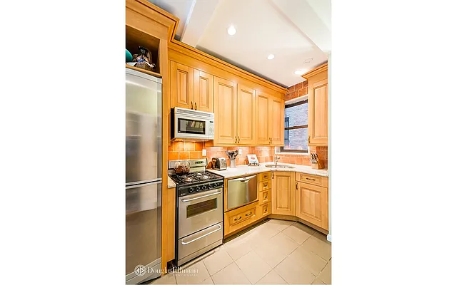 Sold by Douglas Elliman | media 2