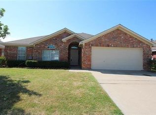 410 McMurtry Dr, Arlington, TX 76002
