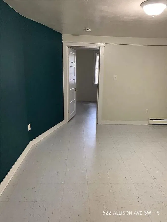 622 Allison Ave SW — Photo 2