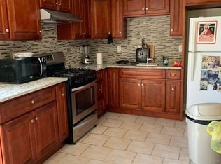 10 Geneva St #2, Elizabethport, NJ 07206