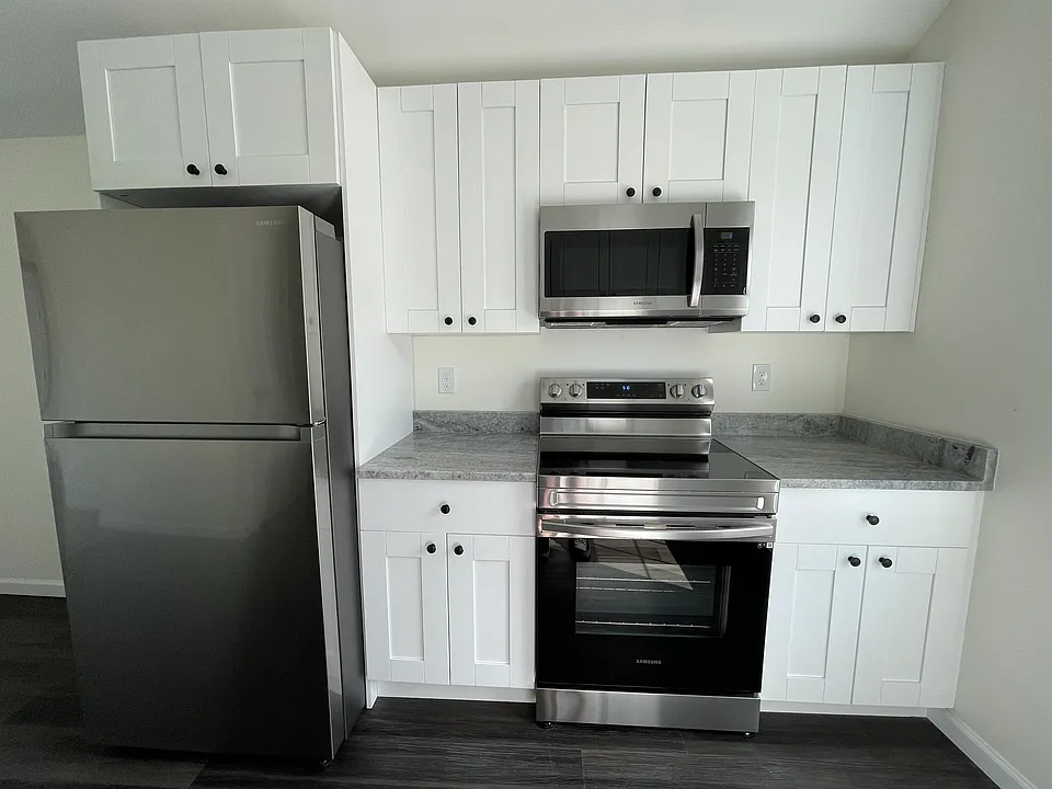 778 S Main St #2L