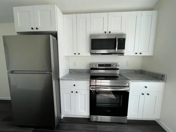 778 S Main St, Plantsville, CT