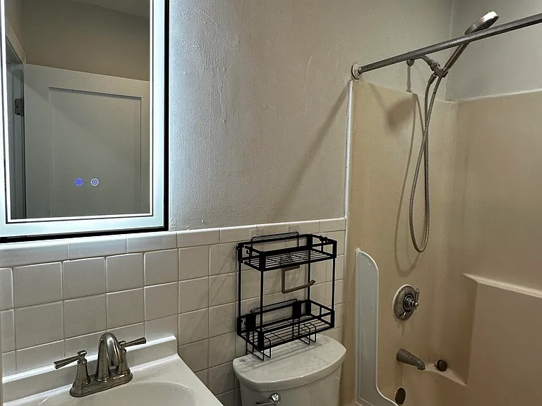 90 Hammond St #4 — Photo 6