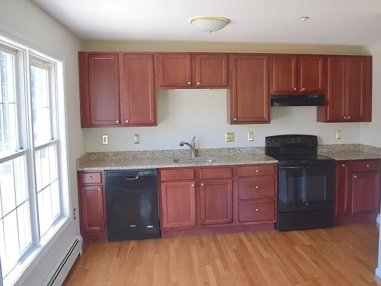 255 Boston Ave #4 — Photo 4