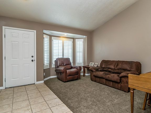 3rd image of 4847 W Mountain Laurel Ln