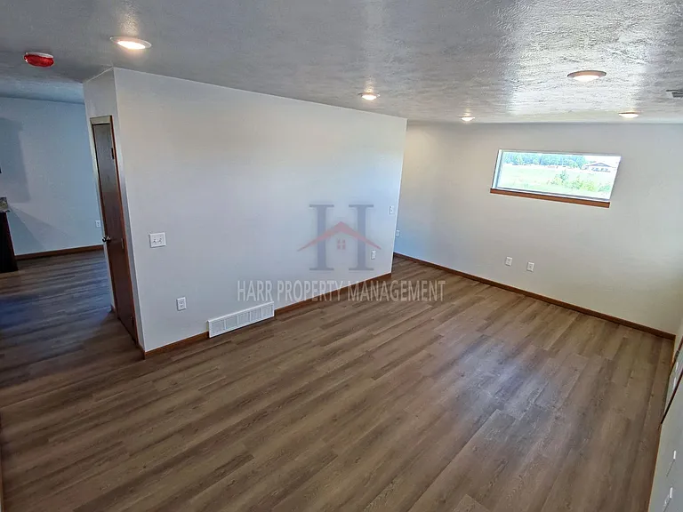 Sundance Ridge / Hitching Place — Photo 8